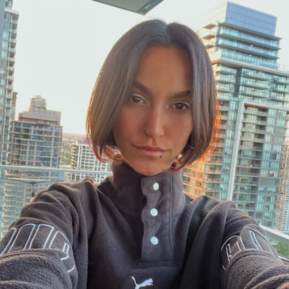 Meet your Posher, Sara - Picture 1 of 1